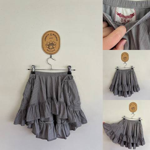 Paper Wings grey bustle skirt Sz 4 as new